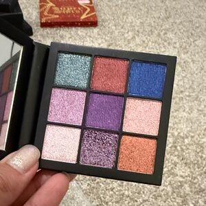 HUDA BEAUTY gemstone Eyeshadow Palette new